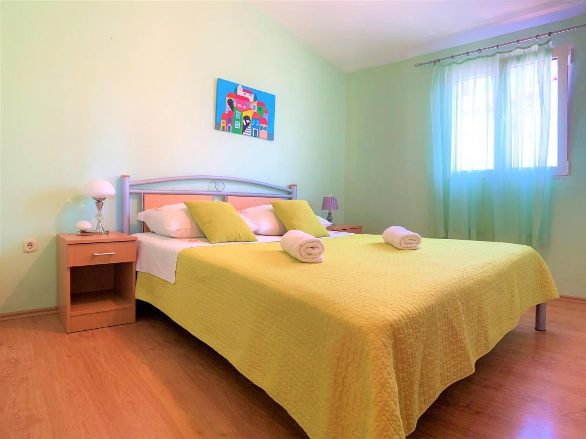 Roko Apartment House Primosten Exterior photo