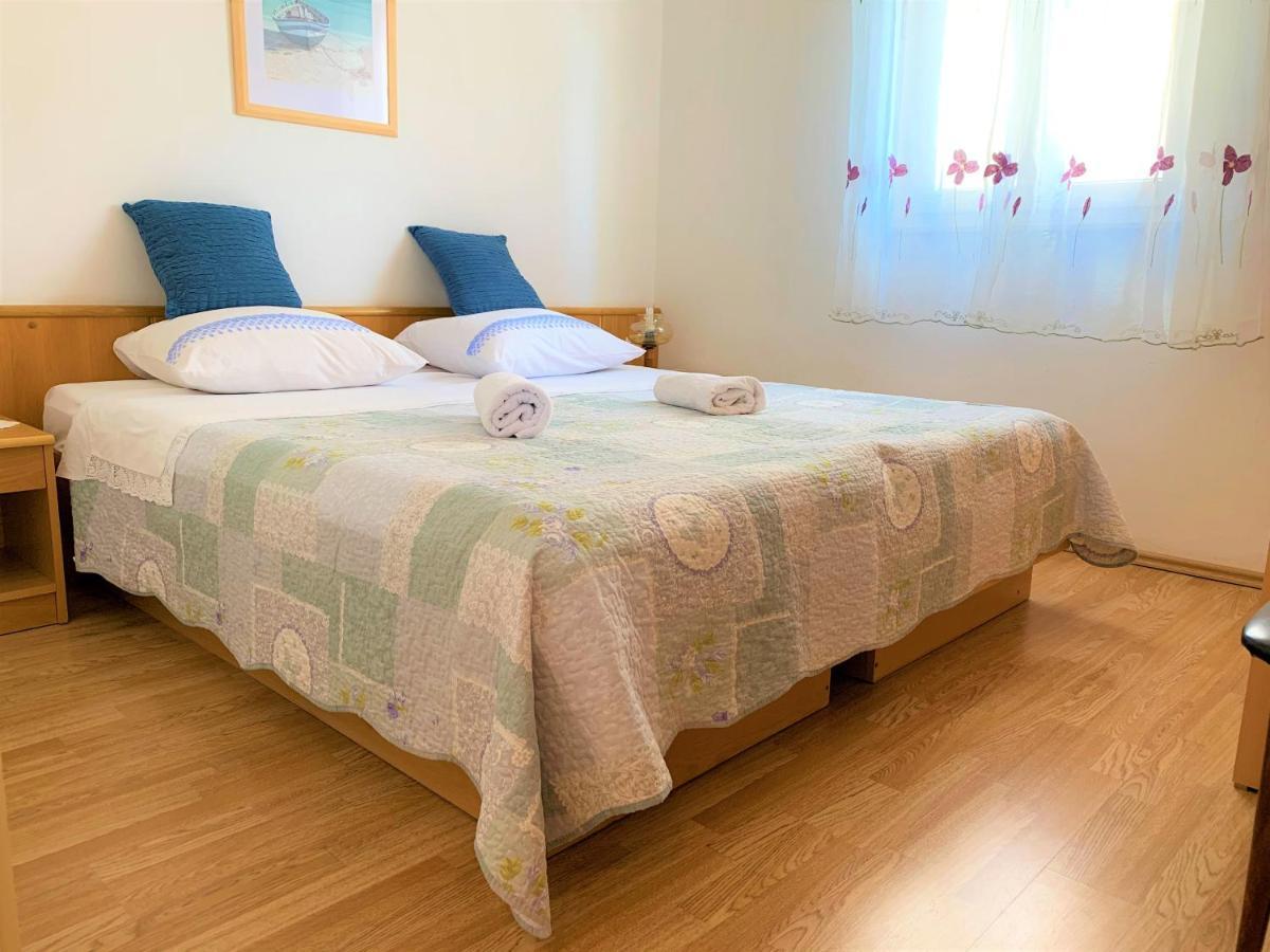 Roko Apartment House Primosten Exterior photo