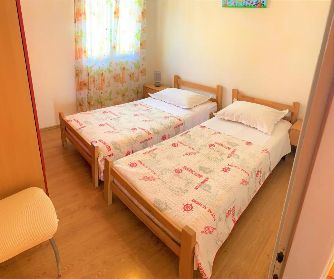 Roko Apartment House Primosten Exterior photo