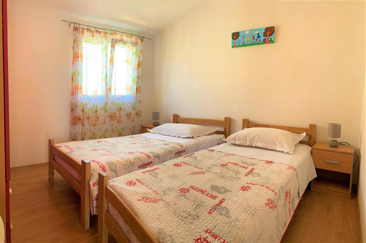 Roko Apartment House Primosten Exterior photo