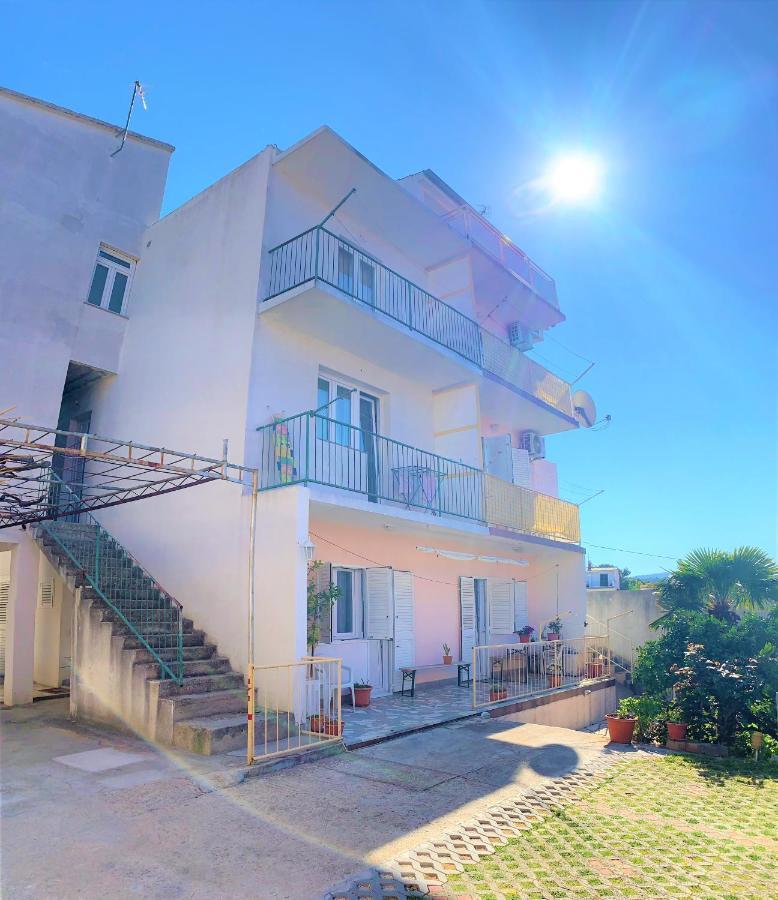 Roko Apartment House Primosten Exterior photo